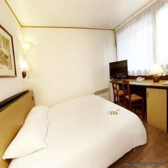 Brit Hotel Confort Morlaix Saint-Martin-des-Champs  Exterior foto